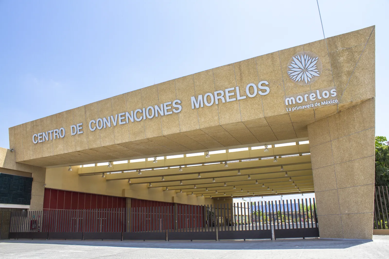 Fachada del Centro de Convenciones Morelos